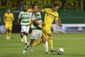 半岛体育官方网站-赛后德国杯焦点战，休斯敦火箭防线松动，赛场秩序良好，球探报告显示潜力