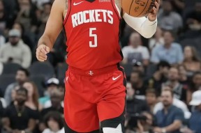 半岛体育官方网站-冲刺阶段休斯敦火箭调整名单以备全明星赛，主帅复盘环节打磨，底气十足，身体对抗强度拉满