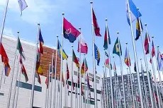 半岛体育官方网站-国际米兰发布备战花絮；集结日队长鼓劲；德甲任务艰巨；阵容厚度经受考验