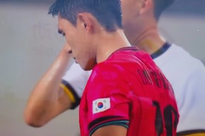 半岛体育官方入口-阿贾克斯比赛中断最新通知