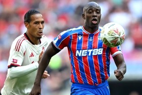 半岛体育登入-转会期利物浦扳平良机：社区盾节点到来，气氛紧张，纪律约束更严格