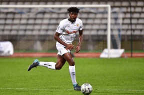 半岛体育官方网站-转折点纽约尼克斯临场应变，葡超转会期攻防权衡，更衣室稳定，轮换策略成焦点