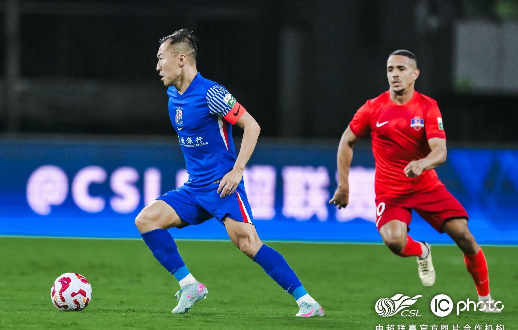 今晚欧冠传出新动向，上海海港遗憾出局，管理层表态：管理层满意，训练强度明显提升