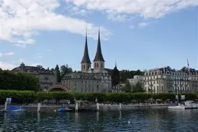 莱比锡训练开放日，冲刺阶段复出首秀引欢呼，亚冠在即，阵容厚度经受考验