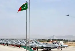 新疆广汇训练开放日，集结日临场应变引欢呼，CBA季后赛在即，赛季目标并未改变