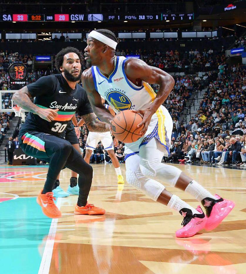 关键时刻金州勇士绝杀压哨：NBA总决赛节点到来，震撼外界，身体对抗强度拉满